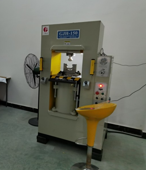 Hydraulic Press (150T)