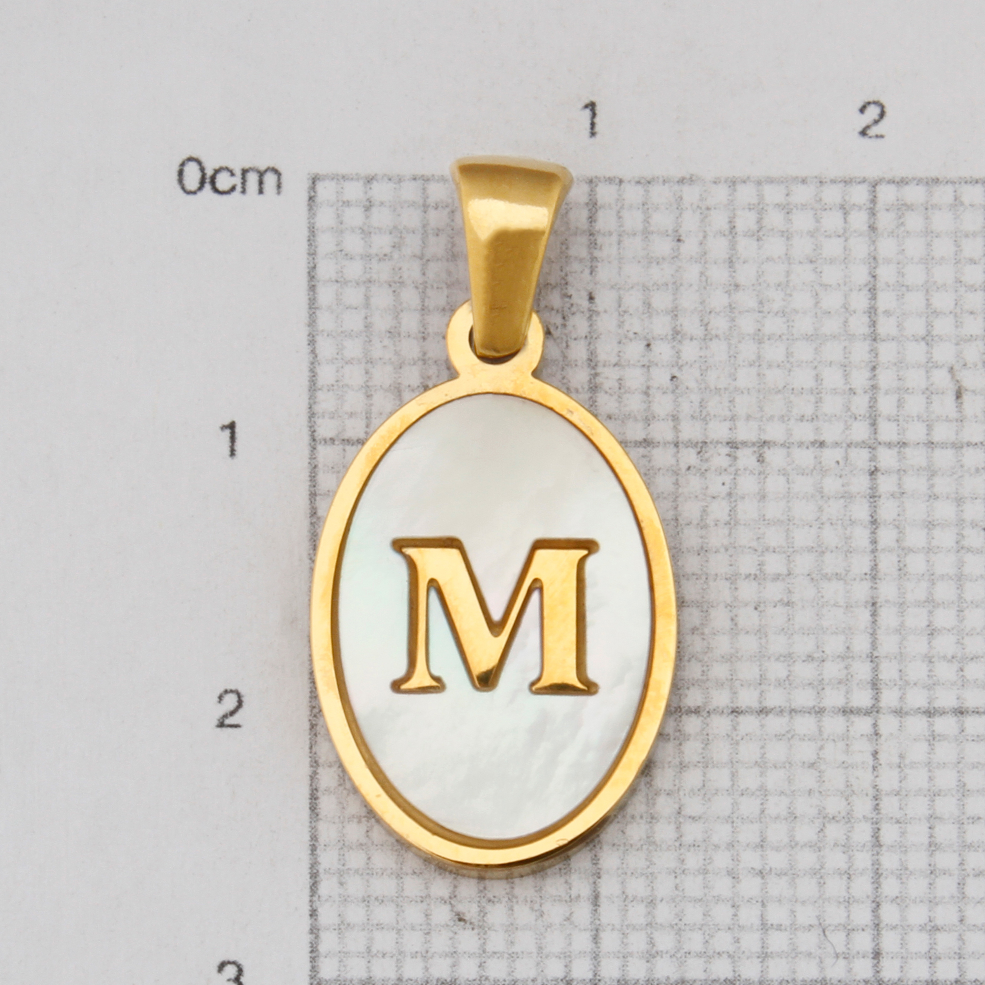 字母M吊坠