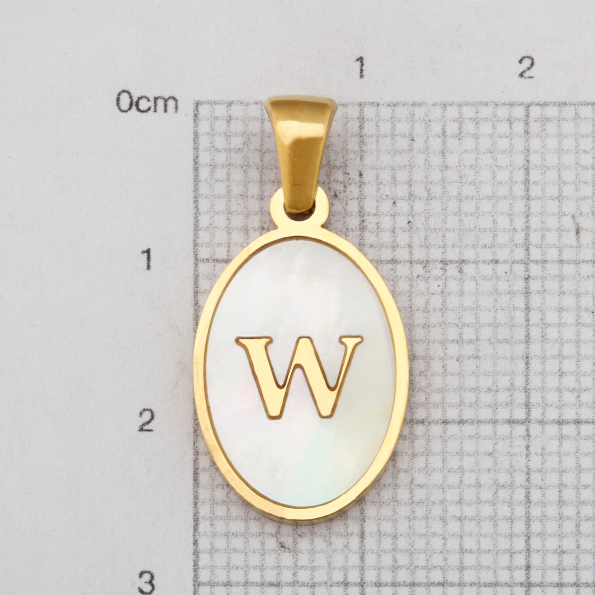 字母W吊坠