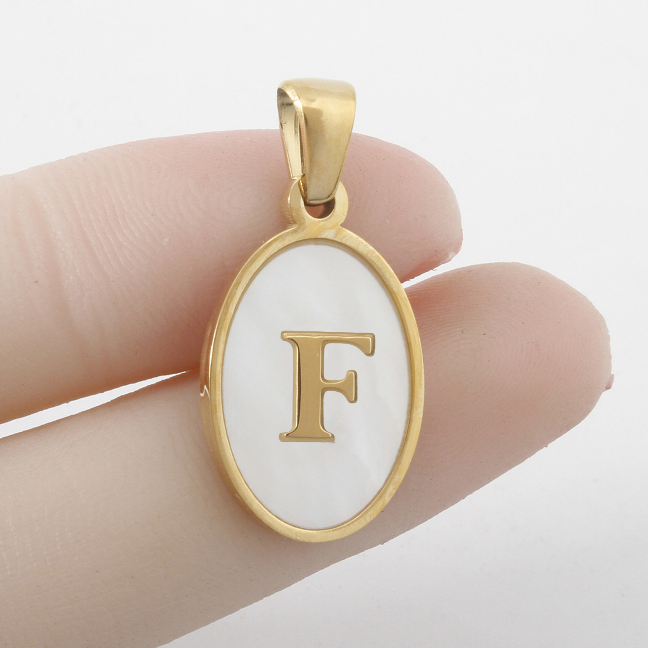 字母F吊坠