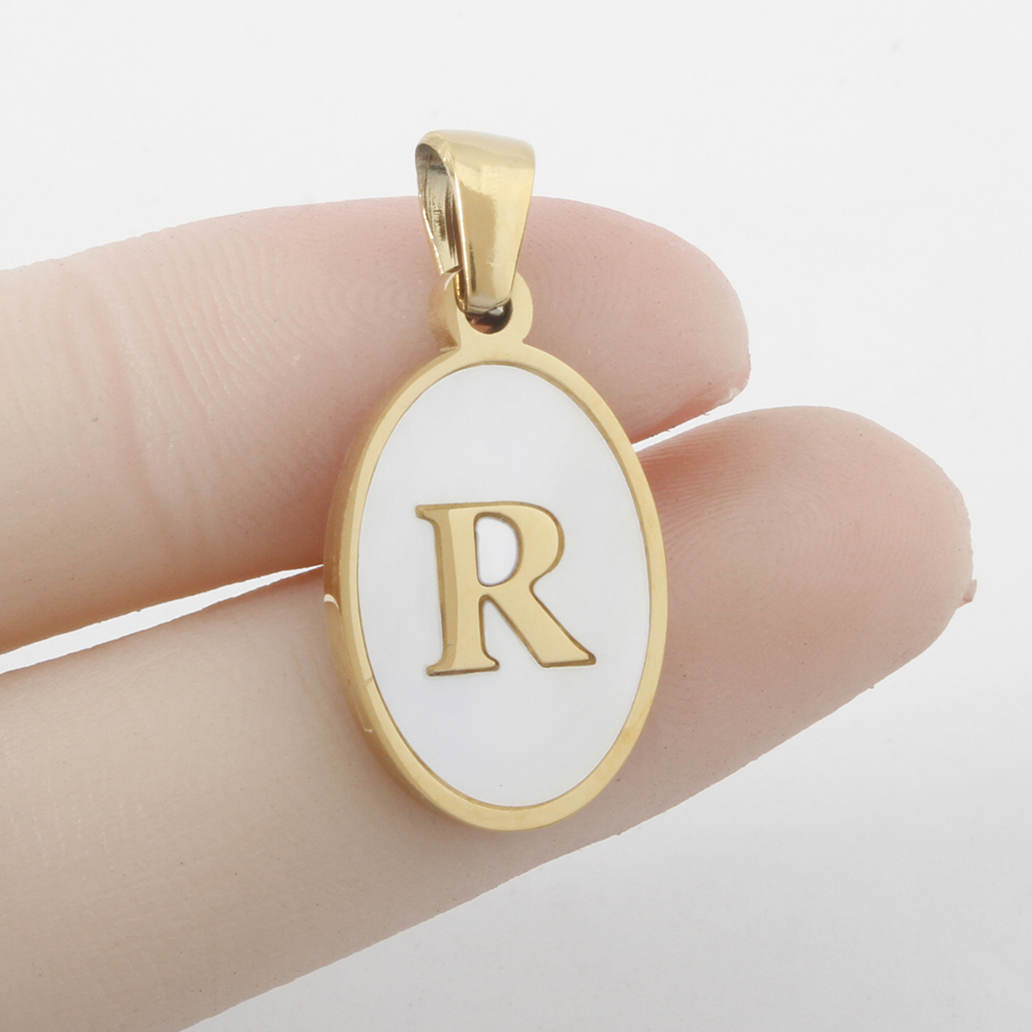 字母R吊坠